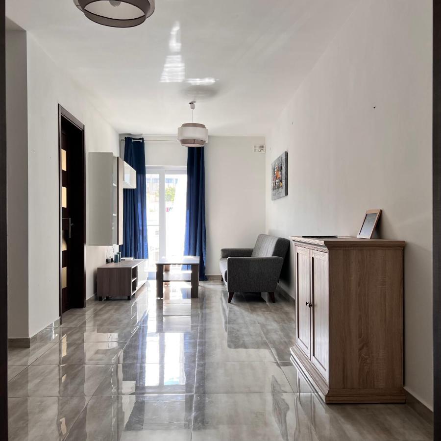 F3 Room 3, Private Room Two Single Beds Shared Bathroom Msida Exterior foto