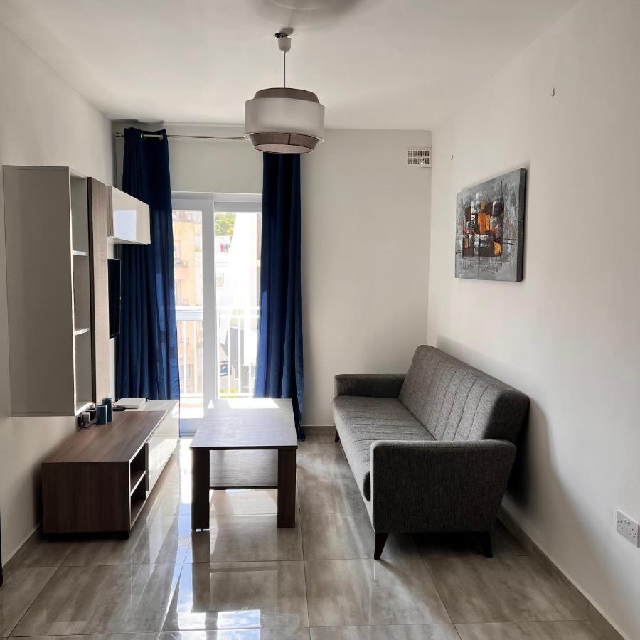 F3 Room 3, Private Room Two Single Beds Shared Bathroom Msida Exterior foto