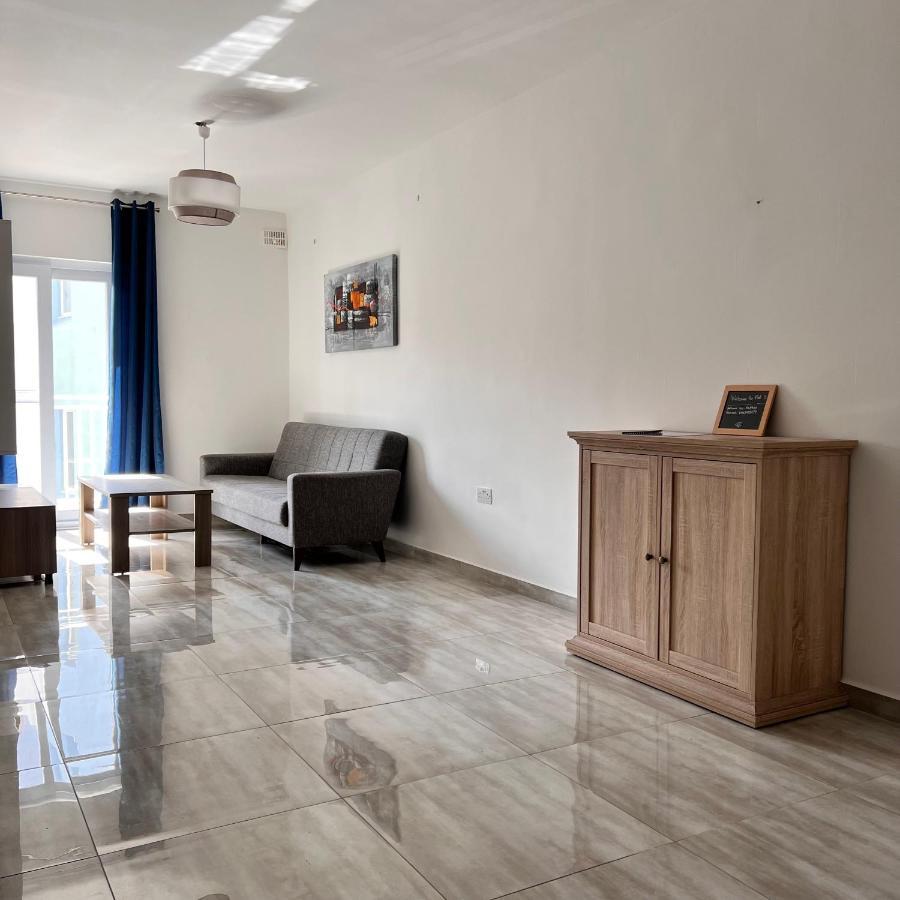 F3 Room 3, Private Room Two Single Beds Shared Bathroom Msida Exterior foto